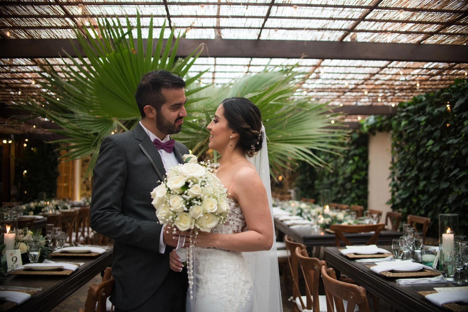 Pareja de novios en boda